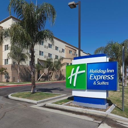 Holiday Inn Express & Suites Bakersfield Central By Ihg Exterior foto