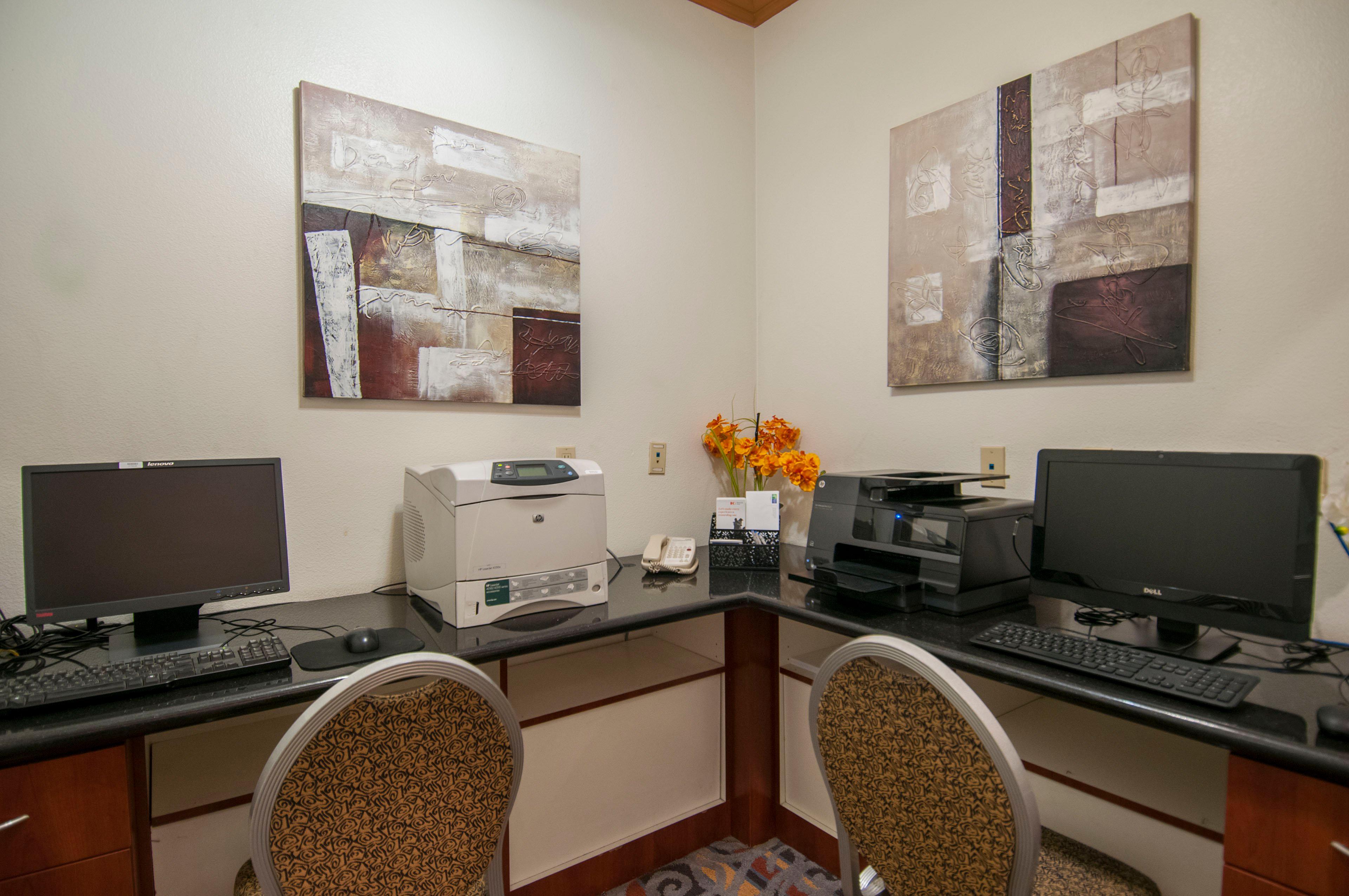 Holiday Inn Express & Suites Bakersfield Central By Ihg Exterior foto