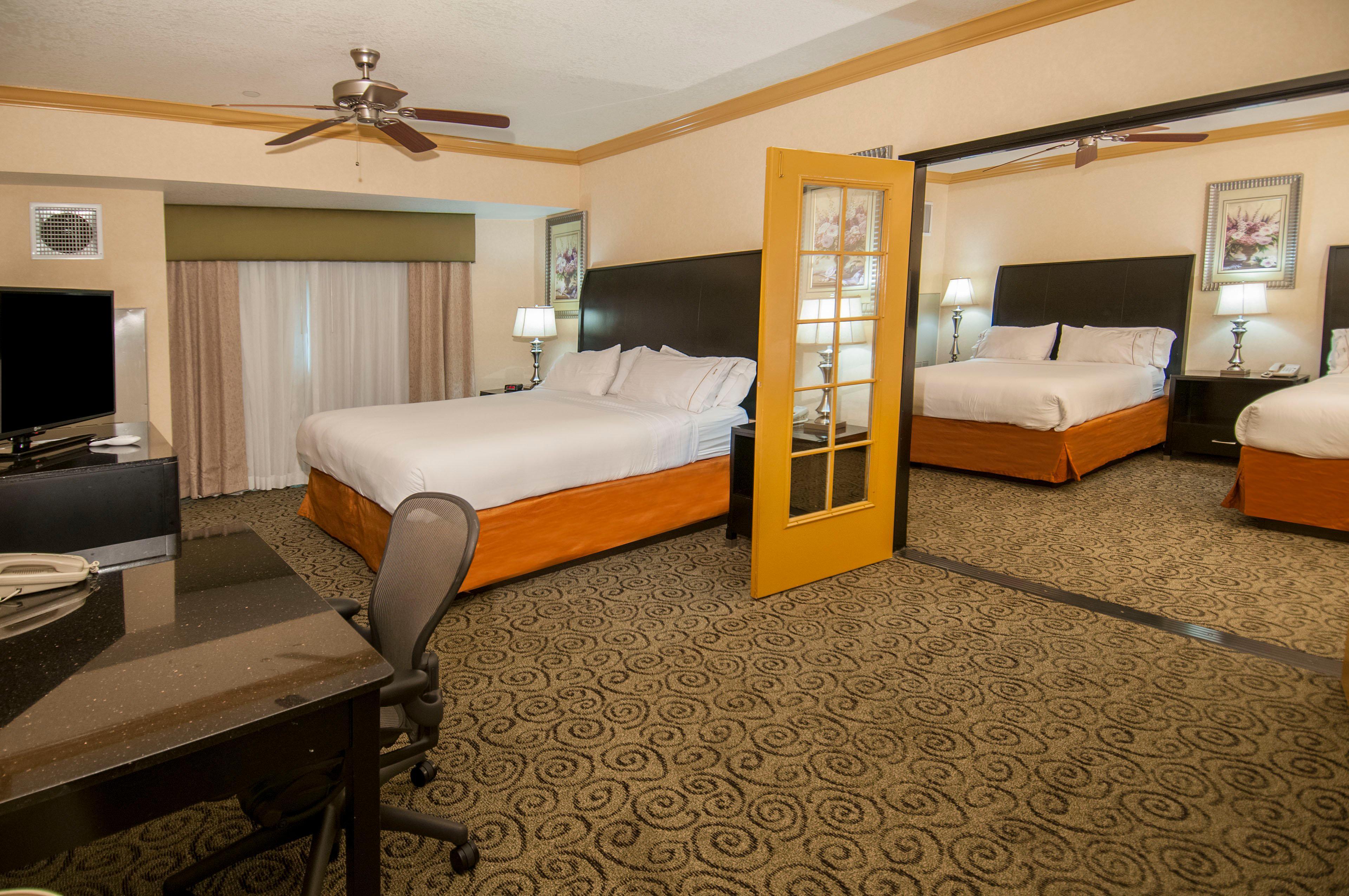 Holiday Inn Express & Suites Bakersfield Central By Ihg Exterior foto