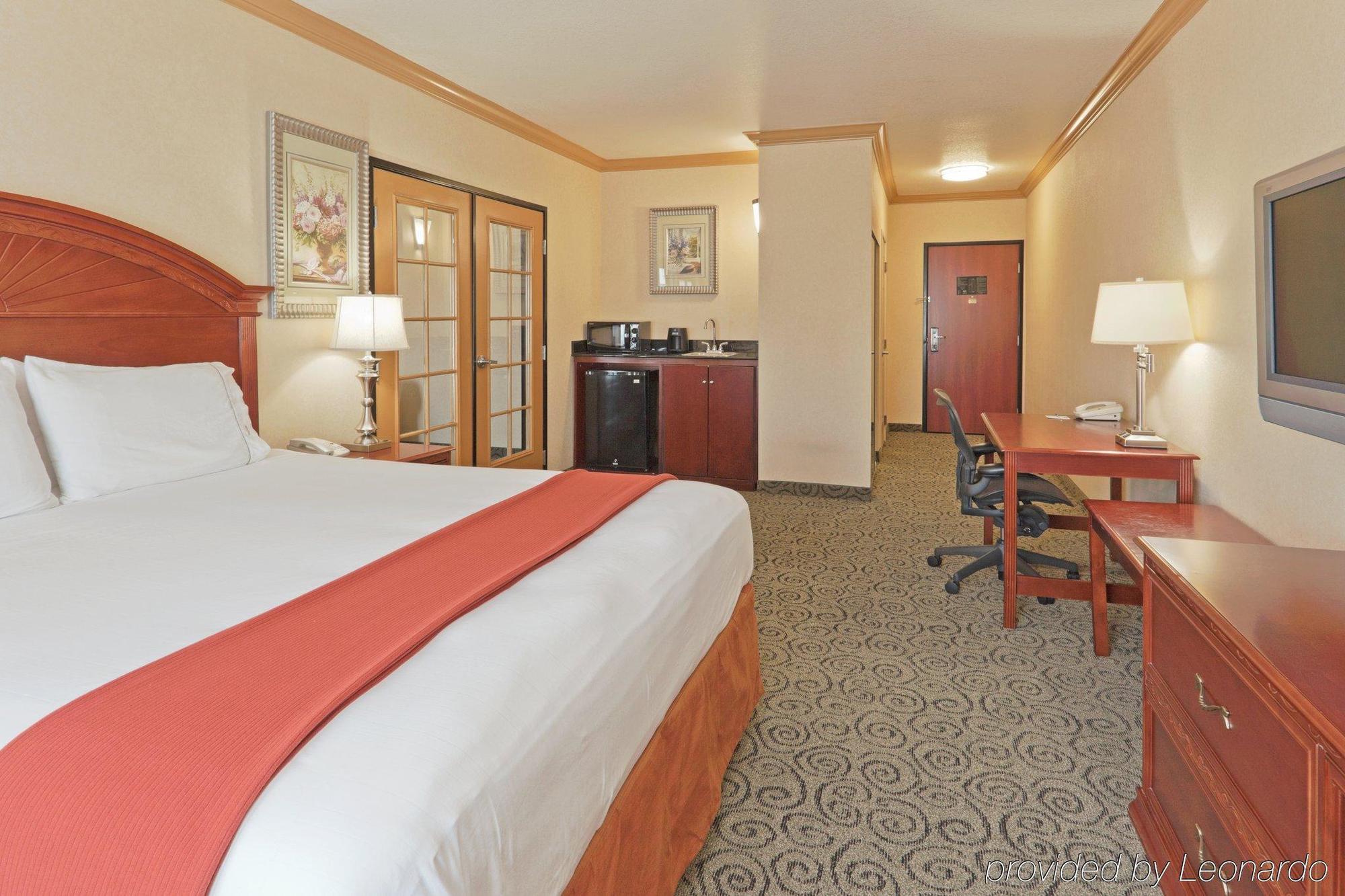 Holiday Inn Express & Suites Bakersfield Central By Ihg Cameră foto