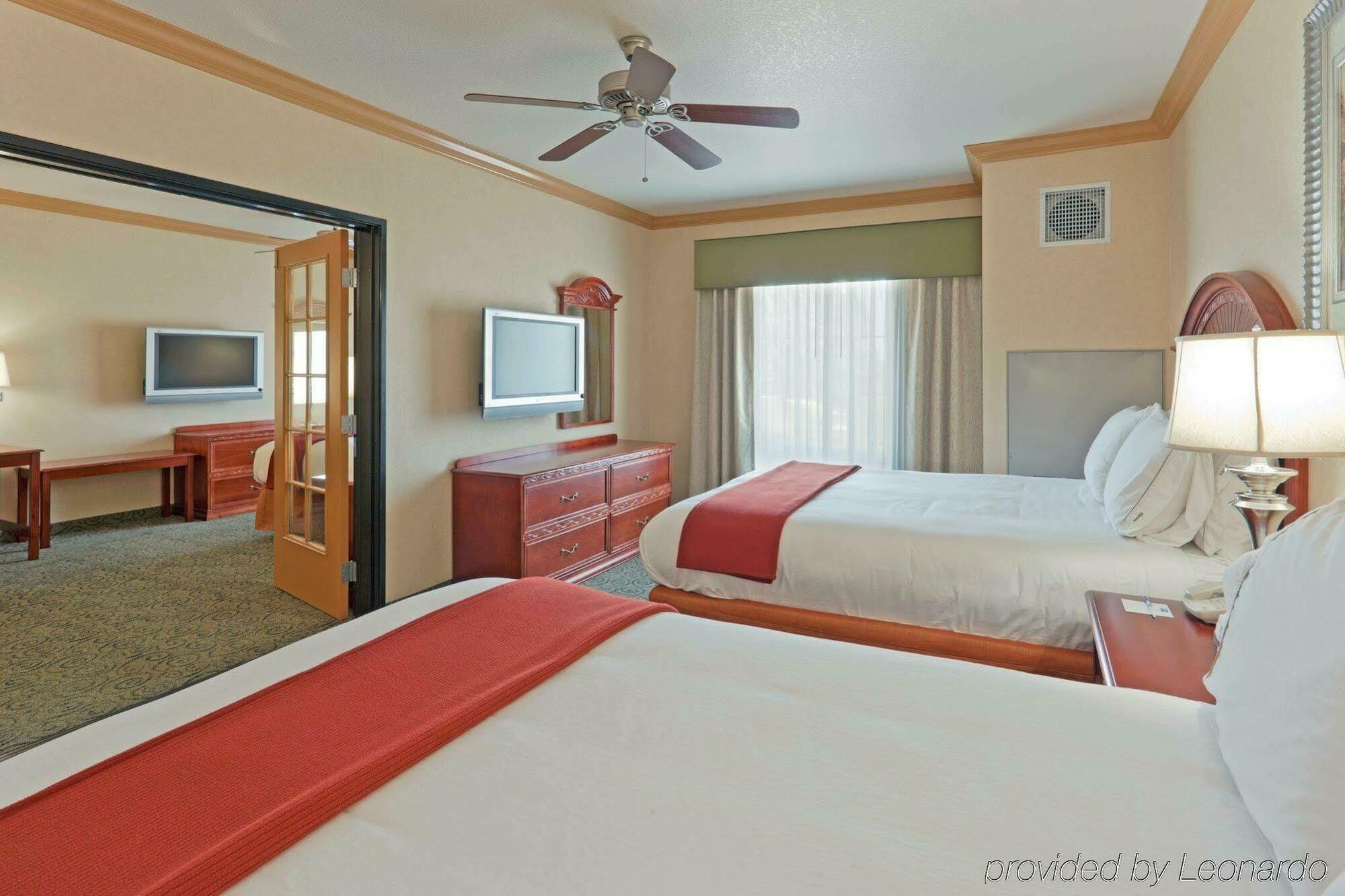 Holiday Inn Express & Suites Bakersfield Central By Ihg Cameră foto
